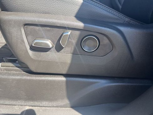 Used 2021 GMC Yukon XL Denali image 10