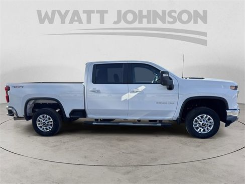 Used 2025 Chevrolet Silverado 2500 LT w/ Safety Package image 6