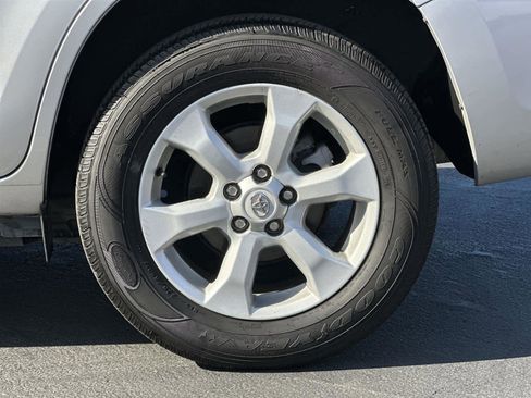 Used 2014 Toyota RAV4 EV image 8