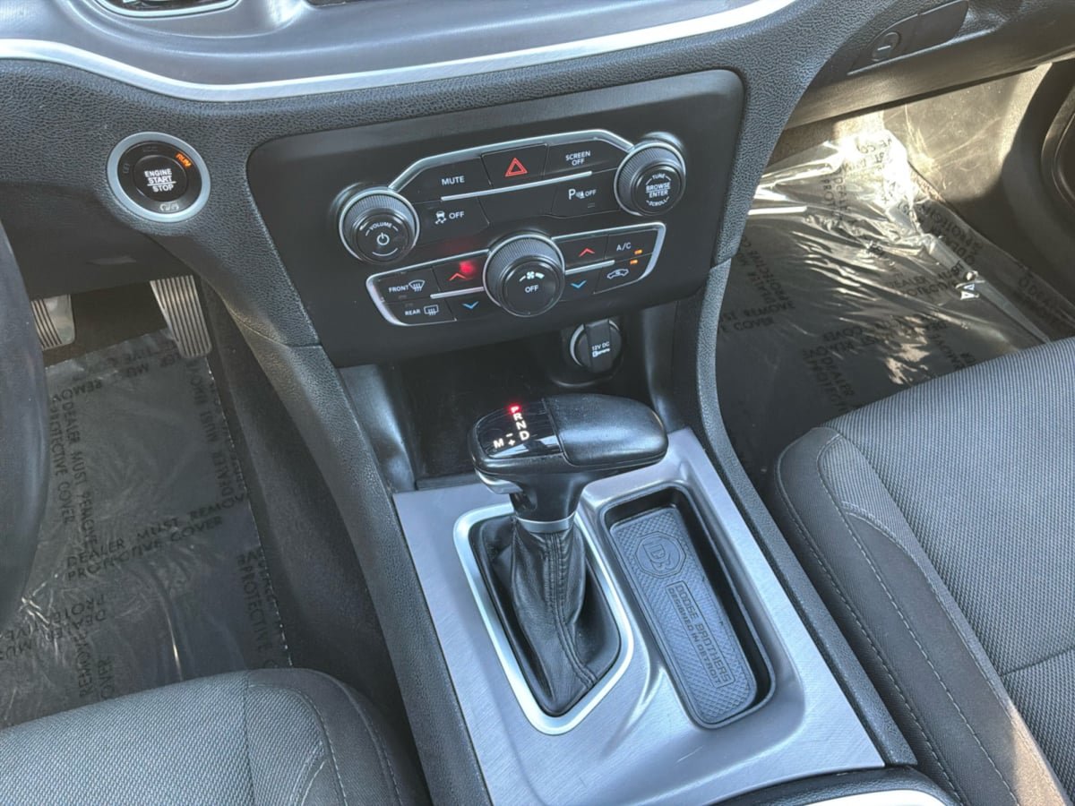 Used 2022 Dodge Charger SXT RWD image 16