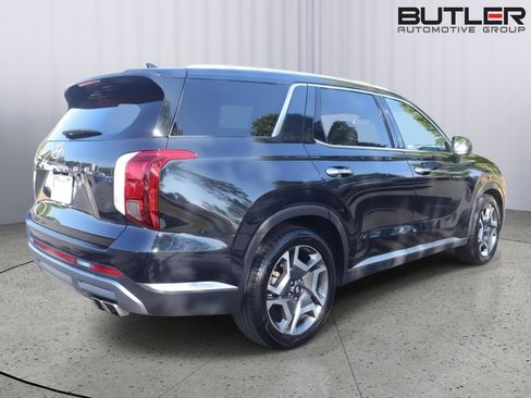 Used 2023 Hyundai Palisade Limited w/ Cargo Package image 7