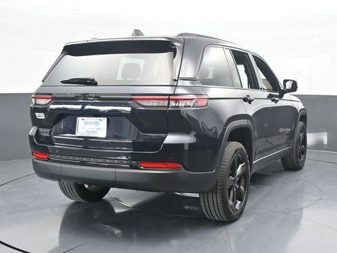 Used 2024 Jeep Grand Cherokee Limited w/ Black Appearance Package image 5