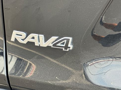 Certified 2021 Toyota RAV4 LE AWD/4WD image 26
