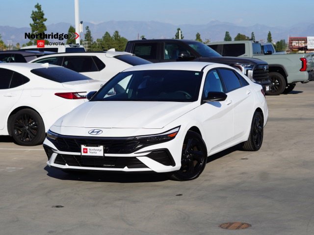 Used 2026 Hyundai Elantra Sport FWD image 4
