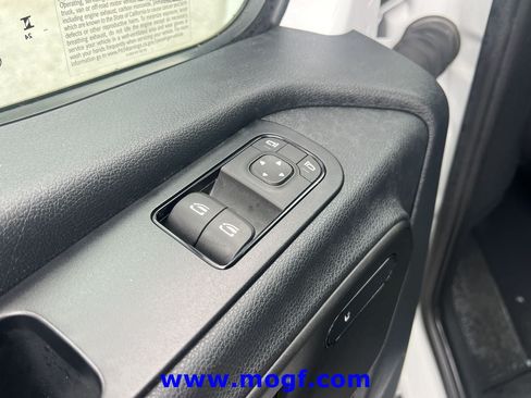 Used 2024 Mercedes-Benz Sprinter 2500 image 16