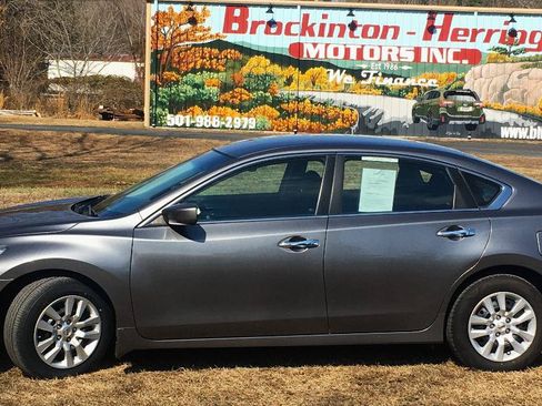 Used 2015 Nissan Altima 2.5 S w/ Power Driver Seat Package FWD image 2
