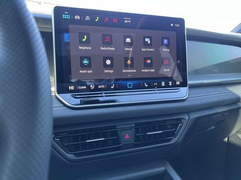New 2026 Volkswagen Tiguan SE R-Line FWD image 18