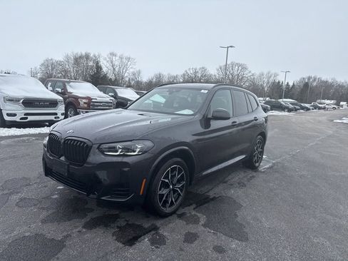 Used 2024 BMW X3 xDrive30i w/ Premium Package image 3