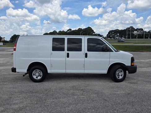 Used 2016 Chevrolet Express 2500 RWD image 28