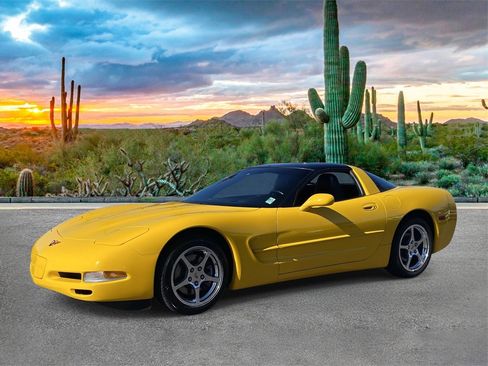 Used 2004 Chevrolet Corvette Coupe w/ Roof Package image 7
