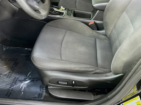 Used 2018 Chevrolet Cruze LT w/ Convenience Package FWD image 25