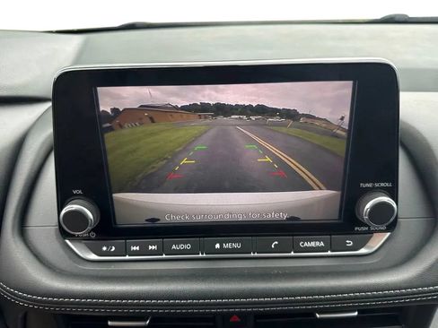 Used 2024 Nissan Rogue SV FWD image 22