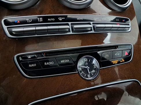 Used 2017 Mercedes-Benz C 300 4MATIC Sedan image 25