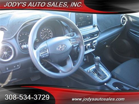 Used 2023 Hyundai Kona SEL AWD/4WD image 2