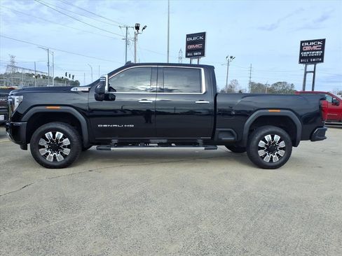 Used 2025 GMC Sierra 2500 Denali image 4