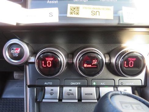 Certified 2024 Toyota GR86 image 28