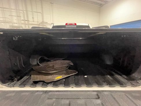 Used 2015 Chevrolet Silverado 1500 High Country image 31