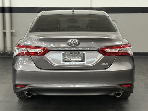 Used 2020 Toyota Camry XLE image 11
