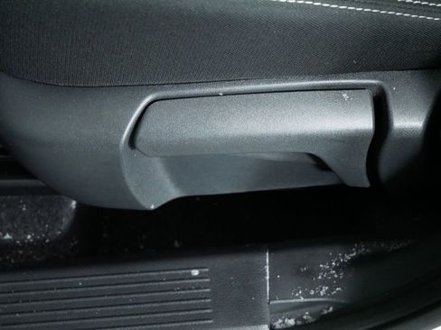 Used 2023 Nissan Rogue S image 18