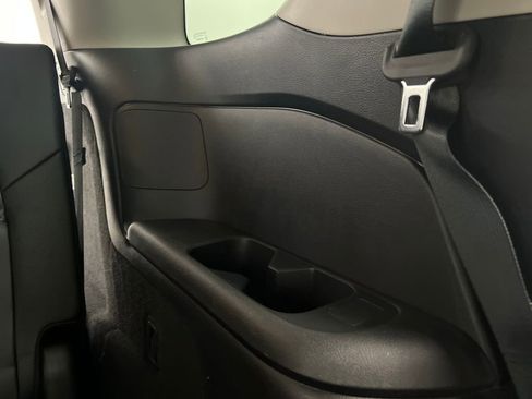 Used 2025 Nissan Pathfinder SL image 32