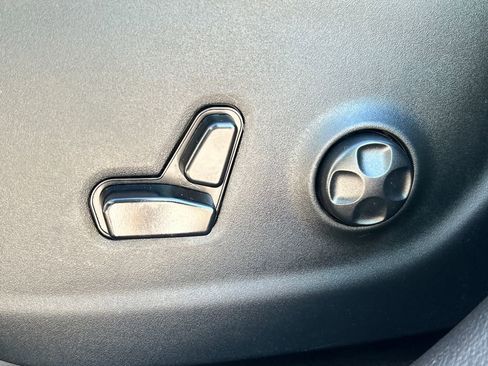 Used 2019 Jeep Cherokee Trailhawk w/ Comfort/Convenience Group image 18