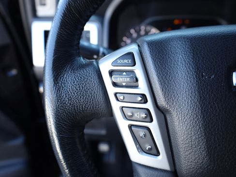 Used 2021 Nissan Titan SV w/ SV Convenience Package image 21