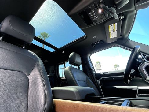 Used 2023 Land Rover Defender 130 SE image 22