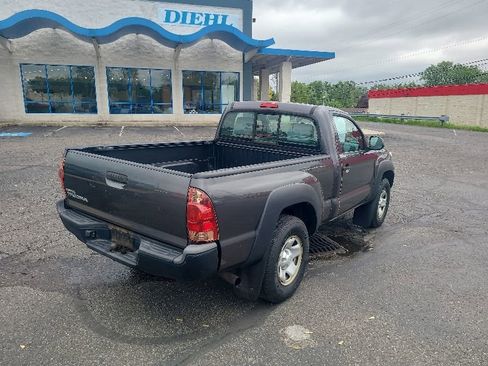 Used 2013 Toyota Tacoma 4x4 Regular Cab image 5