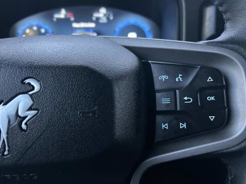 Used 2025 Ford Bronco Badlands image 25