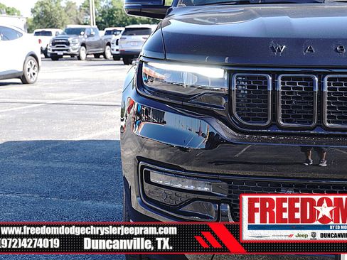 New 2025 Jeep Wagoneer L Series II image 40