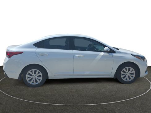 Used 2021 Hyundai Accent SE FWD image 7