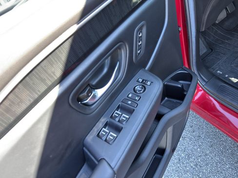 Used 2025 Honda Pilot Elite image 21