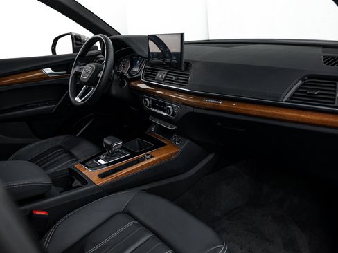 Certified 2023 Audi Q5 2.0T Premium w/ Convenience Package AWD/4WD image 8