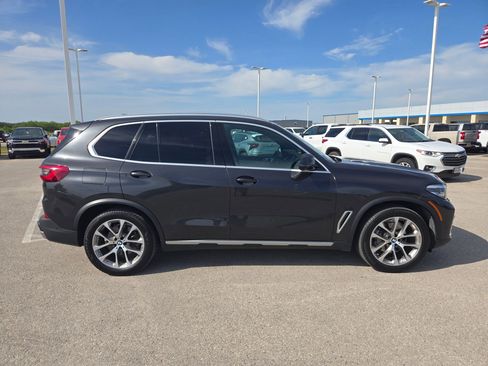 Used 2020 BMW X5 sDrive40i w/ Premium Package RWD image 2
