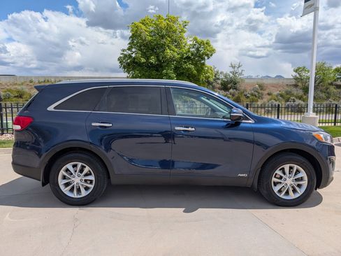 Used 2016 Kia Sorento AWD w/ LX Convenience Package image 6
