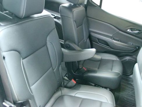 Used 2021 GMC Acadia SLT w/ Technology Package image 9