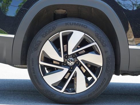 Used 2024 Volkswagen Atlas SEL AWD/4WD image 14