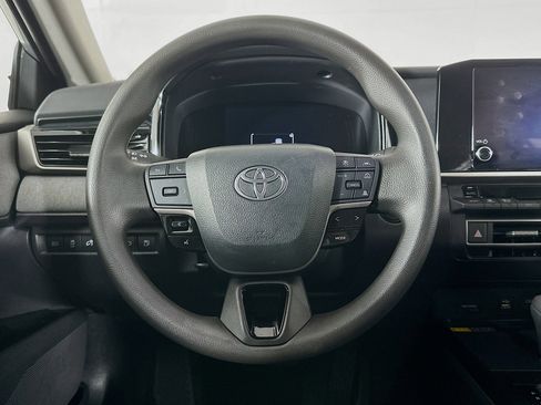 Used 2025 Toyota Camry LE image 18