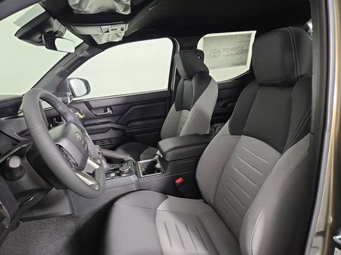 New 2026 Toyota Tacoma TRD Off-Road AWD/4WD image 13