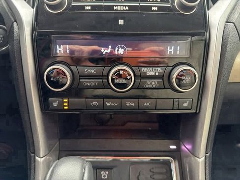 Used 2022 Subaru Ascent Limited w/ Technology Package image 12