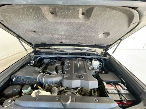 Used 2019 Toyota 4Runner Limited AWD/4WD image 26
