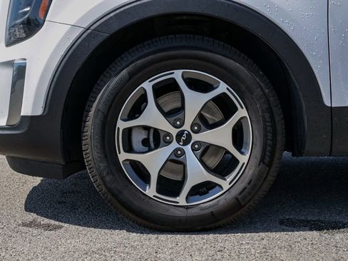 Used 2022 Kia Telluride EX AWD/4WD image 11