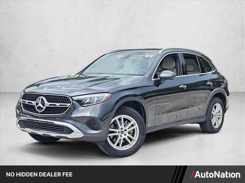 Used 2023 Mercedes-Benz GLC 300 image 1