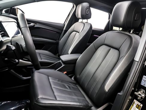 Used 2025 Audi Q4 e-tron Premium Plus w/ Premium Plus image 17