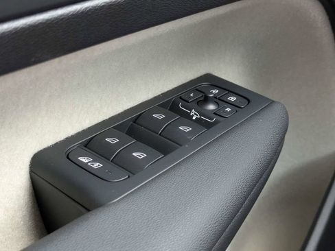 New 2026 Volvo XC40 B5 Ultra AWD/4WD image 26