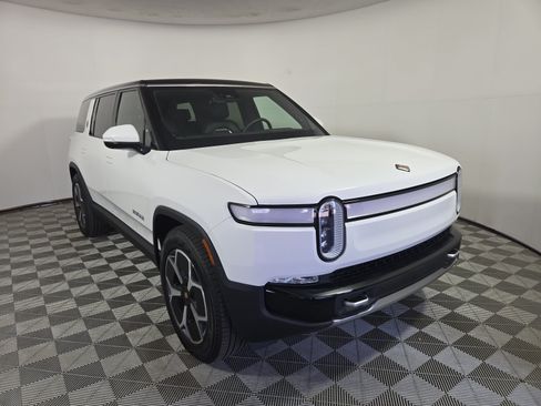 Used 2024 Rivian R1S Adventure Dual AWD/4WD image 7
