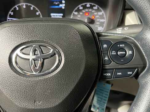 Used 2023 Toyota Corolla Cross L FWD image 19