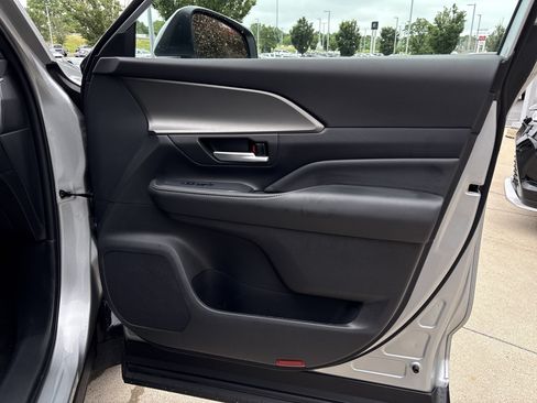 Used 2025 Toyota Grand Highlander FWD image 29