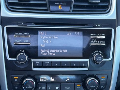 Used 2017 Nissan Altima 2.5 SL w/ Moonroof Package image 14