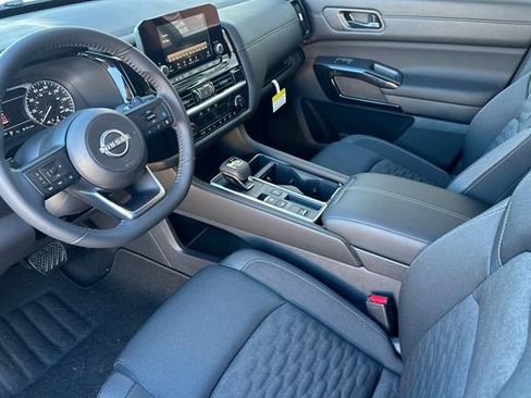 New 2025 Nissan Pathfinder SV image 10